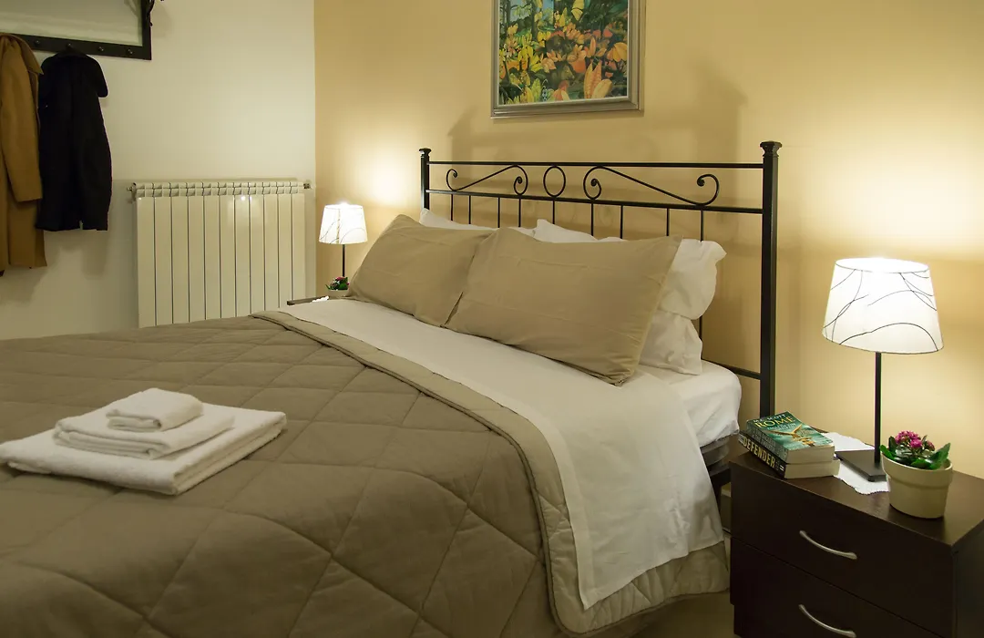 Catania Inn Rooms-1